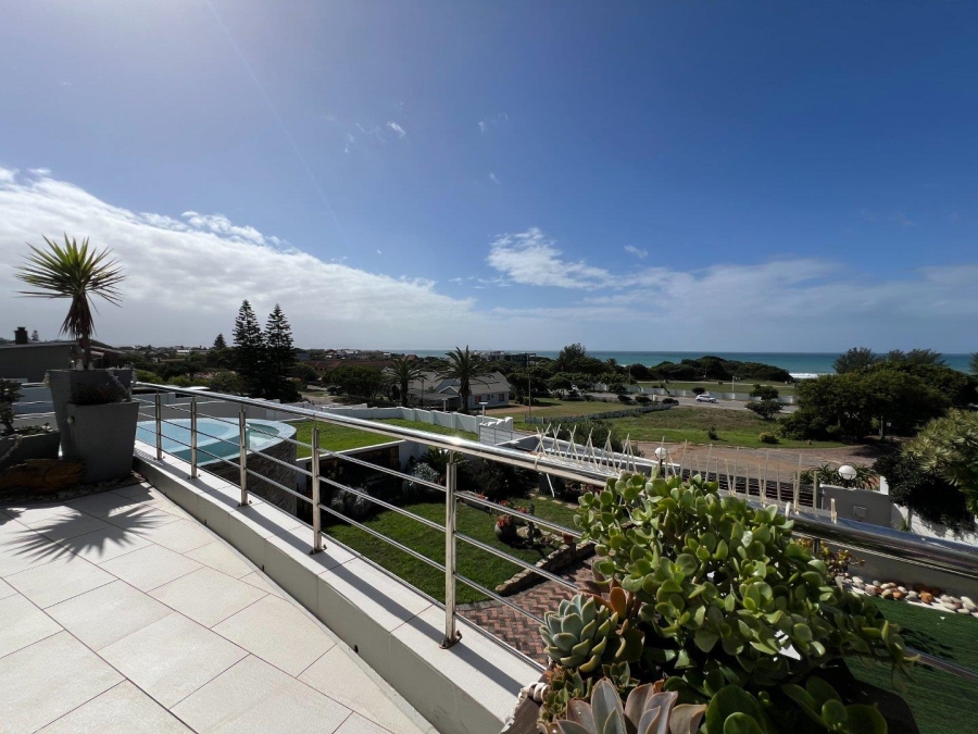 4 Bedroom Property for Sale in Jeffreys Bay Central Eastern Cape